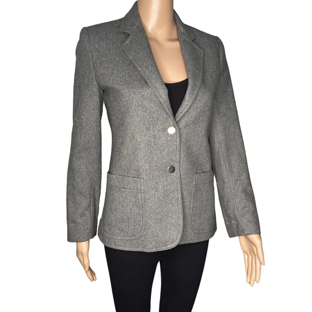 Giraffe women gray long sleeve jacket size 4